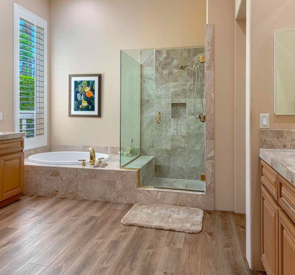 Mercer Lane primary bathroom before renovation — soaking tub